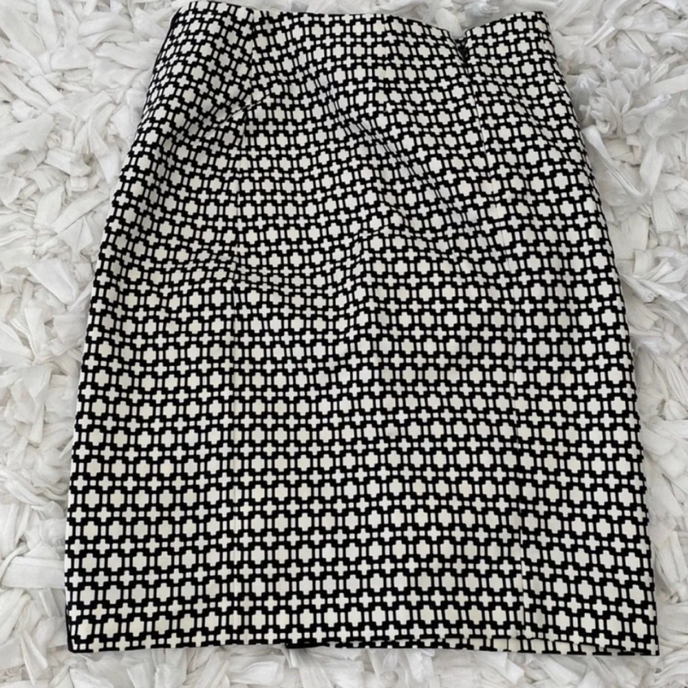 NWOT ALEXIS Pellier pencil skirt with slit -M - Picture 4 of 11